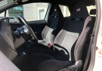 Toyota Yaris III Hatchback GRMN 1.8 Dual VVT-i 212KM 2017 Toyota Yaris Yaris 1.8 212KM Limitowana wersja GRMN 018400 FV23 ASO PL, zdjęcie 6