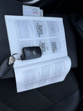 Toyota Auris II Hatchback 5d 1.8 HSD 136KM 2013 Toyota Auris 1.8 HSD136KM Prestige Skóra Kamera, zdjęcie 19