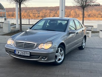 Mercedes Klasa C W203 Sedan W203 1.8 (C 180 Kompressor) 143KM 2007 Mercedes-Benz Klasa C 1.8 143 KM Kompresor Benzyna Zadbany 1.8, zdjęcie 3