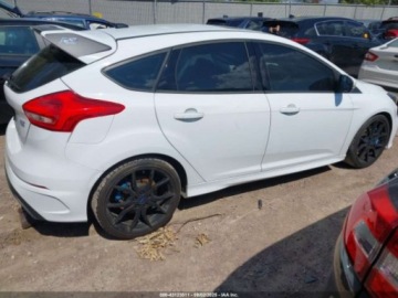 Ford Focus III RS 2.3 EcoBoost 350KM 2017 Ford Focus RS 2017 2.3l 2.3 Benzyna 350KM, zdjęcie 5