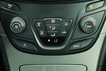 Opel Insignia I Sedan Facelifting 1.4 Turbo ECOTEC  140KM 2015 Opel Insignia 1.4 Turbo, Salon Polska, Klima, zdjęcie 9