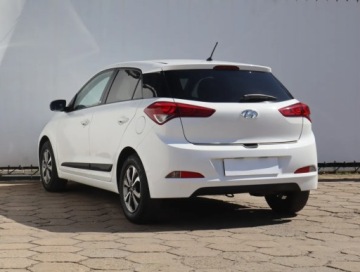 Hyundai i20 II Hatchback 5d Facelifting KAPPA 1.2 MPI 84KM 2018 Hyundai i20 1.2, Klima, Podgrzewane siedzienia, zdjęcie 3