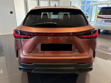 Lexus NX II SUV Facelifting 2.5 350h 200KM 2026 Od ręki - 350h Omotenashi 2.5 Hybrid AWD 200KM | Podgrzewane fotele!, zdjęcie 4