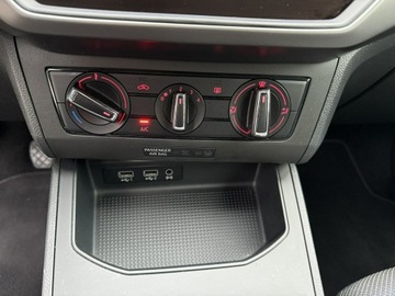 Seat Ibiza V Hatchback 5d 1.0 MPI 75KM 2018 Seat Ibiza Serwisowana . Światła Led., zdjęcie 20