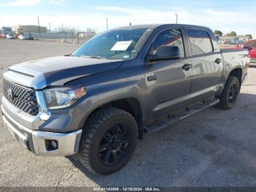 Toyota Tundra II 2021 Toyota Tundra 2021r., SR5, od ubezpieczalni 5.7 Benzyna 381KM, zdjęcie 2