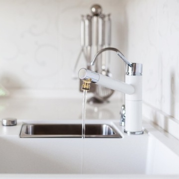 СОЕДИНИТЕЛЬ КРАНА КЛЮВ АДАПТЕР ДУШЕВОГО ШЛАНГА