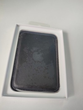 Skórzany portfel APPLE z MagSafe do iPhone A8E34