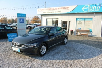 Volkswagen Passat B8 Limousine Facelifting 1.5 TSI EVO 150KM 2021 Volkswagen Passat ESSENCE App-Connect LED F-vat
