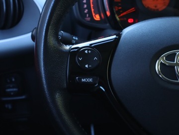 Toyota Aygo II Hatchback 5d 1.0 VVT-i 69KM 2017 Toyota Aygo 1.0 VVT-i, Salon Polska, Klima, zdjęcie 15