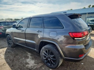 Jeep Grand Cherokee IV 2021 Jeep Grand Cherokee Laredo 2021 3.6l 3.6 Benzyna 293KM, zdjęcie 1