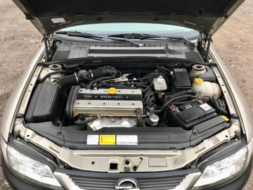 Opel Vectra B Sedan 2.0 i 16V 136KM 1997 OPEL VECTRA B 2.0 i 16V 136Ps KLIMATRONIK WELUR STAN KOLEKCJONERSKI, zdjęcie 19