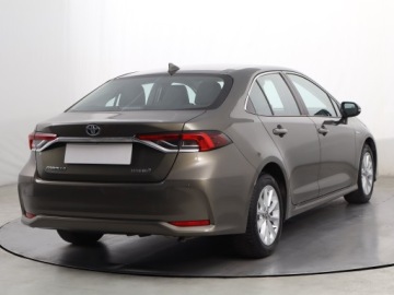 Toyota Corolla XII Sedan 1.8 Hybrid 122KM 2019 Toyota Corolla 1.8 Hybrid, Salon Polska, zdjęcie 4