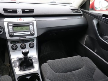 Volkswagen Passat B6 Variant 2.0 TDI 170KM 2006 VW Passat 2.0 TDI, 167 KM, Klima, Klimatronic, zdjęcie 7