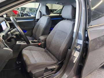 Volkswagen Golf VIII Hatchback 2.0 TDI SCR 150KM 2021 Volkswagen Golf VIII 2.0 TDI 150 KM, Automat, ACC, systent pasa, VC, zdjęcie 7