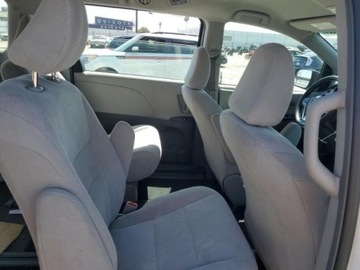 Toyota Sienna III 2017 Toyota Sienna Toyota Sienna L FWD 7-Passenger (Natl) 3.5 Benzyna 296KM, zdjęcie 8