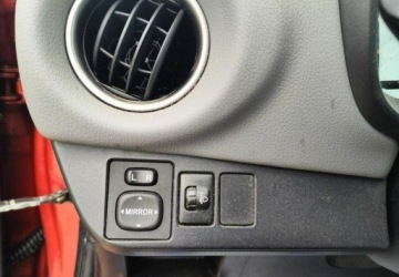 Toyota Yaris III Hatchback 5d Facelifting 1.0 VVT-i 69KM 2015 Toyota Yaris Lift Tylko 50.000km Bogata wersja KameraZarejestrowana, zdjęcie 17