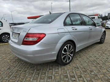 Mercedes Klasa C W204 Limuzyna 2.2 200 CDI BlueEFFICIENCY 136KM 2011 Mercedes C 220 2,2 diesel 136KM, zdjęcie 2