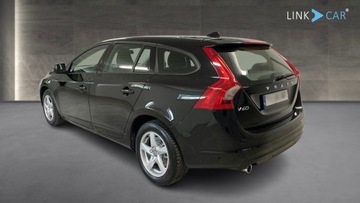 Volvo V60 I Kombi Facelifting 2.0 D2 DRIVE-E 120KM 2017 Volvo V60 F ra Vat 23 Otrzymaj Voucher na ubezpieczenie 2.0 Diesel 120KM, zdjęcie 1