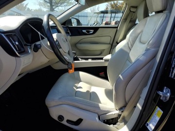 Volvo S60 III 2021 Volvo S60 T5 Momentum 2021 2.0l 2.0 Benzyna 250KM, zdjęcie 7