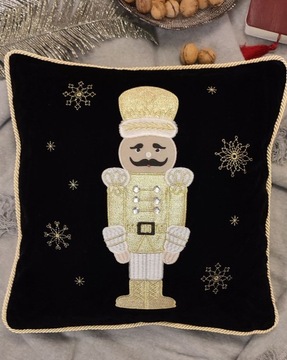 POSZEWKA 45x45 CZARNA DZIADEK NA PODUSZKĘ ŚWIĘTA