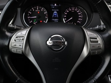 Nissan Qashqai II Crossover 1.2 DIG-T 115KM 2014 Nissan Qashqai 1.2 DIG-T, Navi, Klima, zdjęcie 11