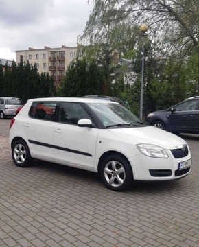 Skoda Fabia II Hatchback 1.4 i 16V 85KM 2009 Skoda Fabia Skoda Fabia 1,4 mpi 2009 r