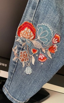 luty New Look jeansowe vintage niebieskie hafty S M haftowane