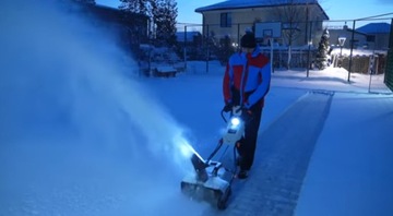 DAEWOO ODŚNIEŻARKA AKUMULATOROWA 46CM 2,0Ah 40V wyrzut 10m , REFLEKTOR LED