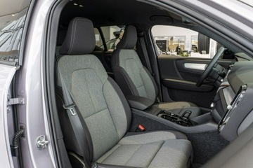 Volvo XC40 Crossover Facelifting 2.0 B3 163KM 2025 Volvo XC 40 Plus Dark B3 Mild Hybrid Benzyna, zdjęcie 25