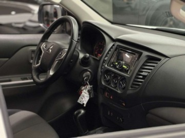 Mitsubishi L200 V Club Cab 2.4 154KM 2019 Mitsubishi L200 DC Invite Wyciagarka Hak Salon Polska FV23 1 wlascici, zdjęcie 29