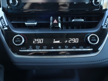 Toyota Corolla XII Sedan 1.5 VVT-i 125KM 2022 Toyota Corolla 1.5 VVT-i, Salon Polska, zdjęcie 11