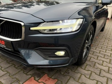 Volvo V60 II  Kombi 2.0 D3 150KM 2020 Volvo V60 2.0 D3 150 KM Skóry Kamera Hak FV23%, zdjęcie 3