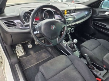 Alfa Romeo Giulietta Nuova II Hatchback 5d 2.0 JTD 16v 140KM 2012 Alfa Romeo Giulietta 2.0 Diesel 140KM, zdjęcie 7