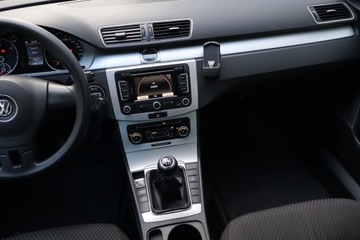 Volkswagen Passat B7 Variant 2.0 TDI CR DPF BlueMotion 140KM 2011 VW Passat 2.0 TDI, 1. Właściciel, Navi, Klima, zdjęcie 7