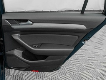 Volkswagen Passat B8 Variant Facelifting 1.5 TSI EVO 150KM 2021 Volkswagen Passat 1.5 TSI Business DSG HAK LED, zdjęcie 26