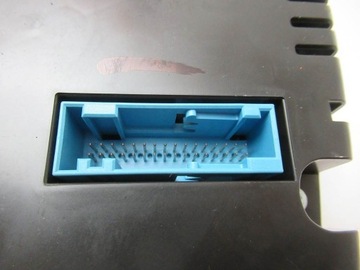 СЧЕТЧИК ЧАСОВ Volkswagen Passat B7 США 561920970G