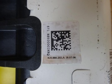 AUDI TT 8J 06-14 AIRBAG ULOŽENÍ VZDUCHOVÁ SPOLUJEZDCE 8J0880202A