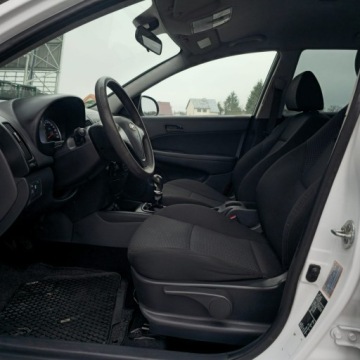 Hyundai i30 I CW Facelifting 1.4 DOHC 109KM 2011 Hyundai i30 1.4 Benzyna Blue Classic Manual 109KM, zdjęcie 19