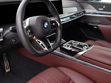 BMW Seria 7 G70 Sedan 3.0 40d 299KM 2025 BMW Seria 7 740d xDrive Sport Sedan 3.0 (299KM) 2025, zdjęcie 8