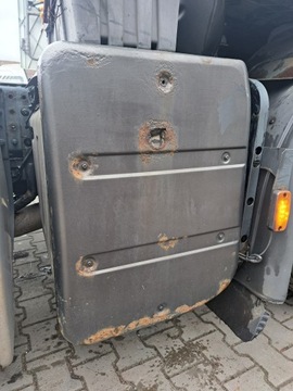 БОКОВАЯ КРЫШКА КАТАЛИТИЧЕСКОГО НЕЙТРАЛИЗАТОРА RENAULT DXI