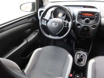 Toyota Aygo II Hatchback 3d Facelifting 1.0 VVT-i 72KM 2021 Toyota Aygo 1.0 VVT-i, Salon Polska, zdjęcie 6