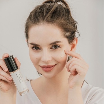 ФОНД ДЛЯ ЛИЦА для СУХОЙ и нормальной кожи ОСВЕЩАЮЩИЙ 04 Миндаль 30мл