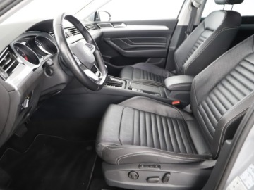 Volkswagen Passat B8 Variant Facelifting 2.0 TDI SCR 200KM 2022 Volkswagen Passat | Led Matrix | Hak | 4Motion | M, zdjęcie 8