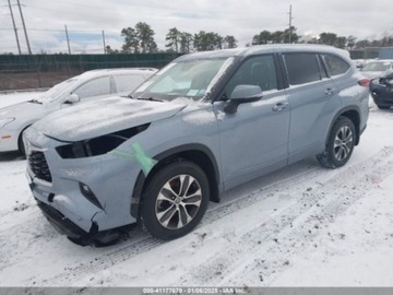 Toyota Highlander III 2022 Toyota Highlander 2022r., XLE, od ubezpieczalni 3.5 Benzyna 295KM, zdjęcie 2