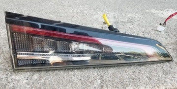 Toyota Corolla E21 KOMBI TYLNIA LAMPA LEWA W KLAPE