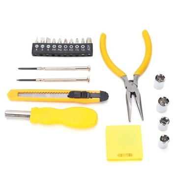 Набор ручных инструментов для домашнего использования.