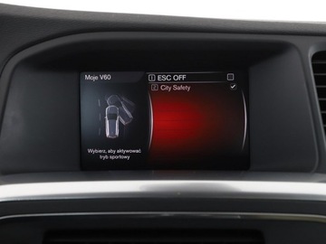 Volvo V60 I Kombi Facelifting 2.0 D2 DRIVE-E 120KM 2018 Volvo V60 FV23 2.0D Linje Svart Klimatyzacja, zdjęcie 24