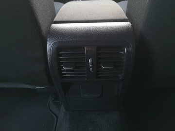 Volkswagen Passat B7 Variant 1.6 TDI CR DPF BlueMotion 105KM 2011 Volkswagen Passat 1,6 TDI 105 KM Klima Tempomat, zdjęcie 18