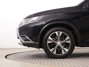 Mitsubishi Outlander III SUV Facelifting 2017 2.2 150KM 2017 Mitsubishi Outlander 2.2 DI-D, Salon Polska, zdjęcie 13