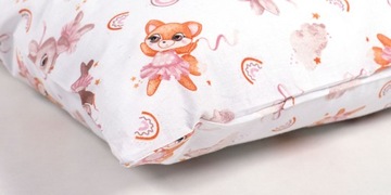 Poszewka 40x60 z haftem imię do przedszkola podpis z misiami w spódniczkach